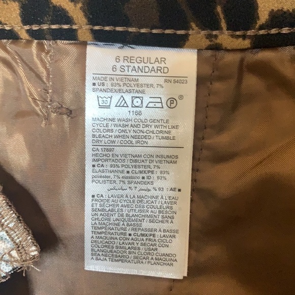 Old Navy Mid-Rise Harper Ankle Pant- Leopard Print - Picture 9 of 9